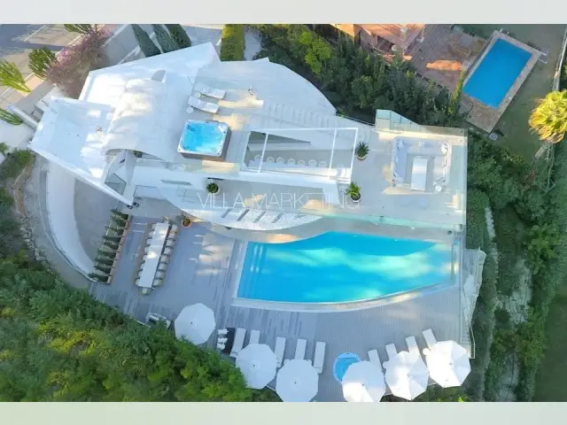 Villa Lujo 7 Dormitorios Nueva Andalucia Moderna