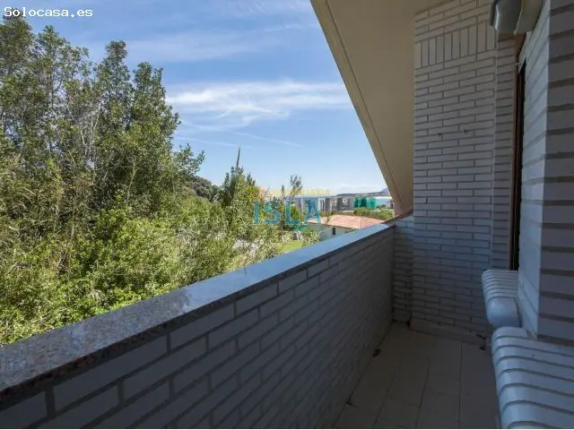 Amplia Vivienda Duplex Cerca de la Playa con Piscina y Garaje