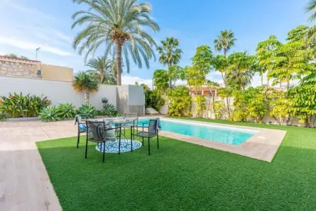 Villa en El Campello 3 Dormitorios Piscina Cerca de la Playa