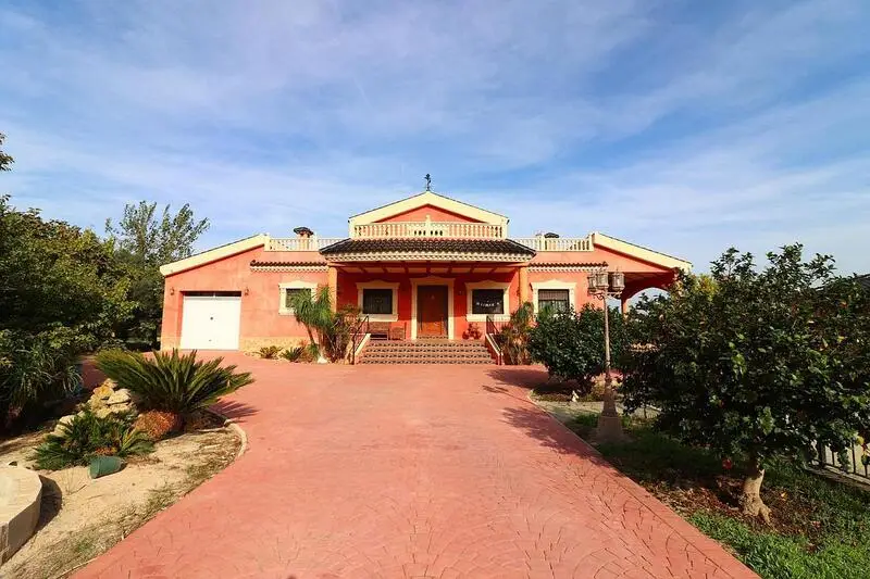 Villa de Lujo en Orihuela 4 Dormitorios Piscina Privada