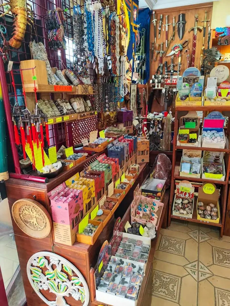 Traspaso Negocio Esotérico 100m² Fuengirola Centro