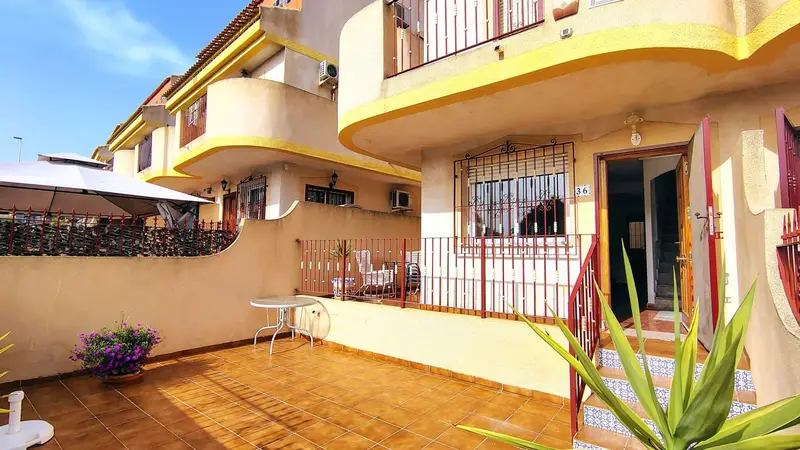 Casa en Alquiler Anual La Zenia 3 Dormitorios Jardin Piscina