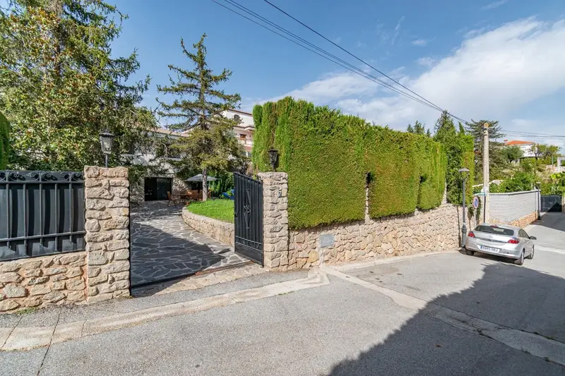 Chalet en venta en Huétor Santillán, Granada
