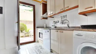 Chalet Adosado en Laredo con Jardin y Garaje Doble