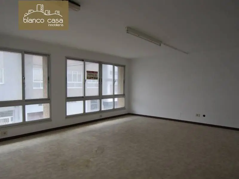 Venta Local Comercial en IES Alfredo Brañas Carballo