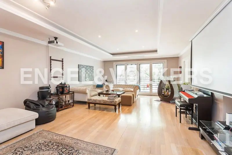 Apartamento de Lujo en Almagro Madrid 258m2