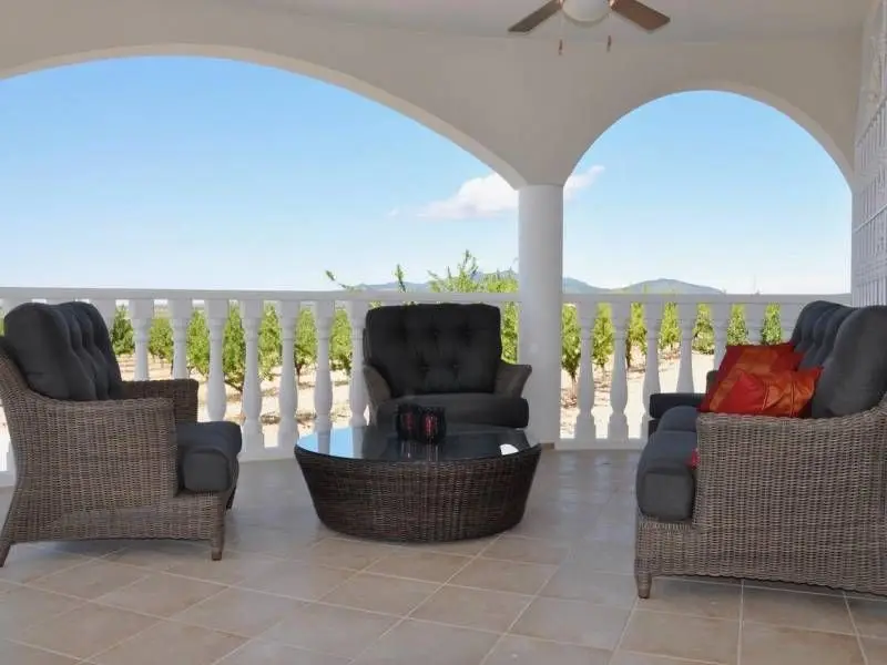 Venta Villa 4 Dormitorios Pinoso Campo RN-53501
