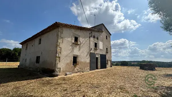 Masia siglo XVIII Caldes Malavella 12 hectareas