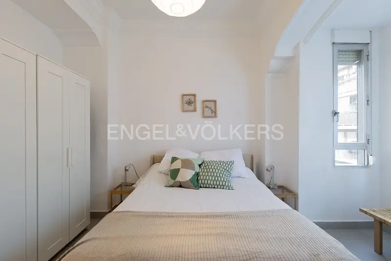 Apartamento en Alquiler Valencia Mont-Olivet 4 Dormitorios 2 Baños Reformado