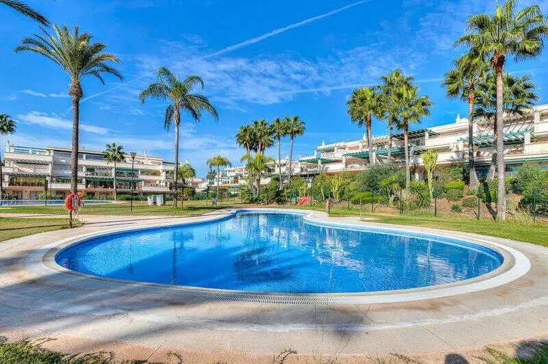 Apartamento 2 Dormitorios Puerto Banus Lorcrimar