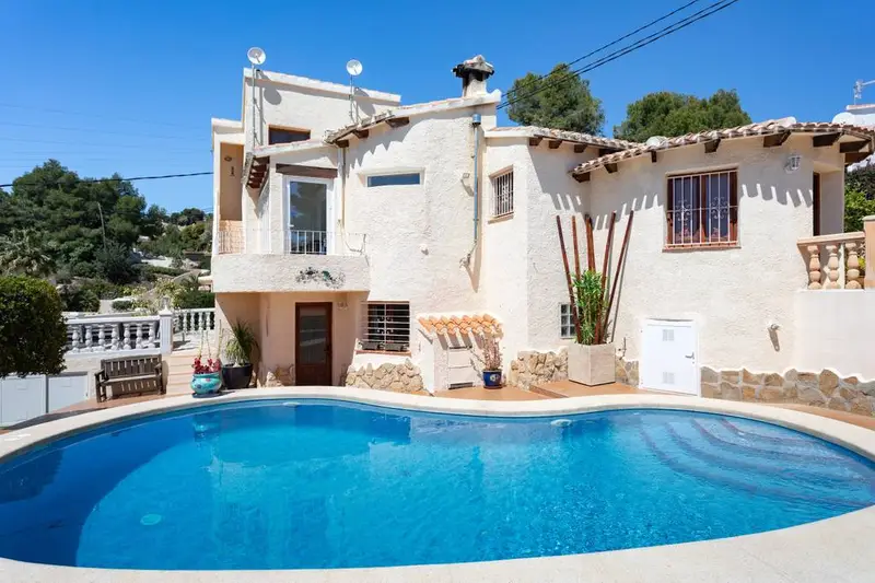 Casa-Villa de 4 Dormitorios alquiler Moraira, España