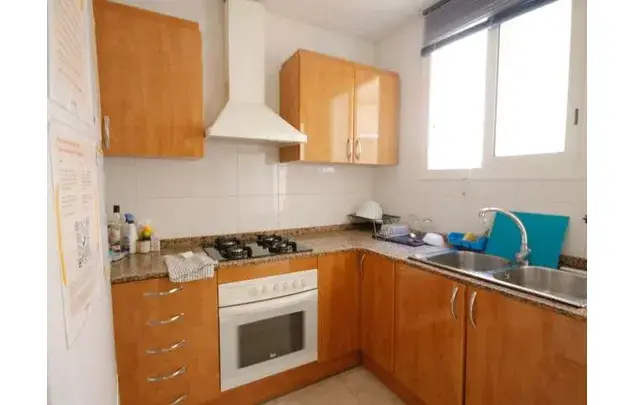 Habitaci
ón en Sant Antoni Barcelona Piso Amueblado con Balc
ón y Calefacci
ón