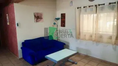 Casa en Finca Rústica con Cuadras y Picadero