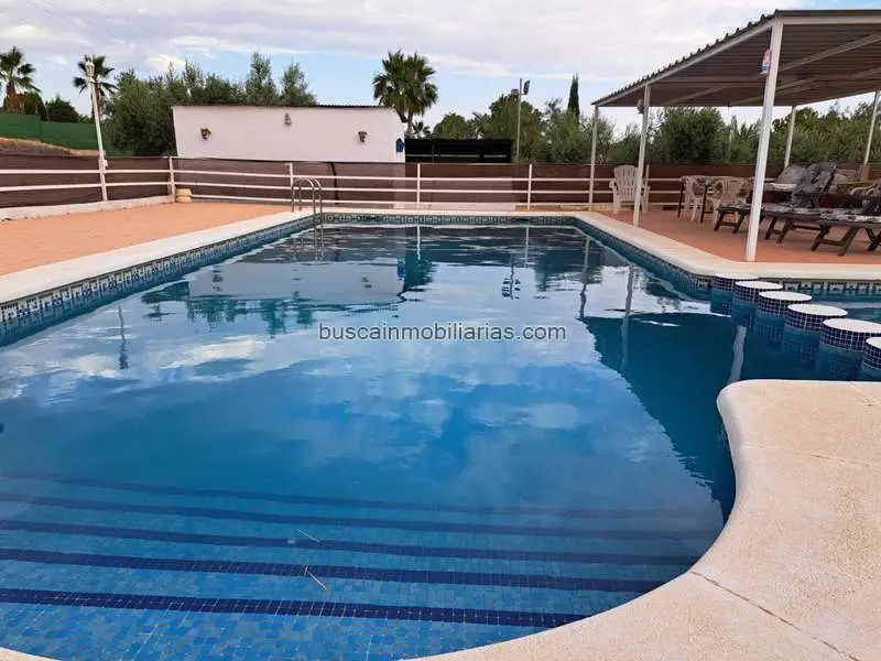 Chalet en venta en Molina de Segura con piscina y barbacoa