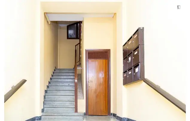 Rent 5 bedroom apartment in Zaragoza