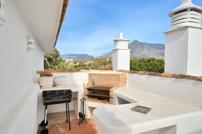 Ático de Lujo en Marbella Primera Línea de Playa 3 Dormitorios