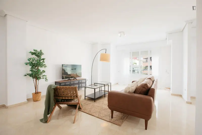 Coliving Valencia: Habitaciones Amuebladas con Servicios Incluidos