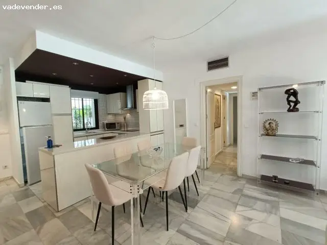 Apartamento en Alquiler Puerto Banús 3 Dormitorios 2 Baños