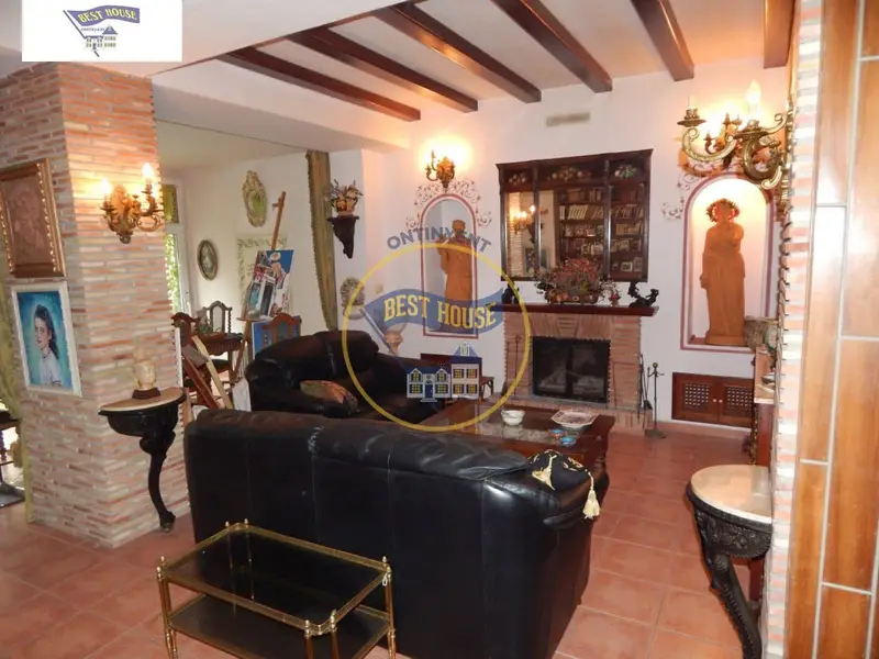 Chalet en Ontinyent con Jardin y Piscina