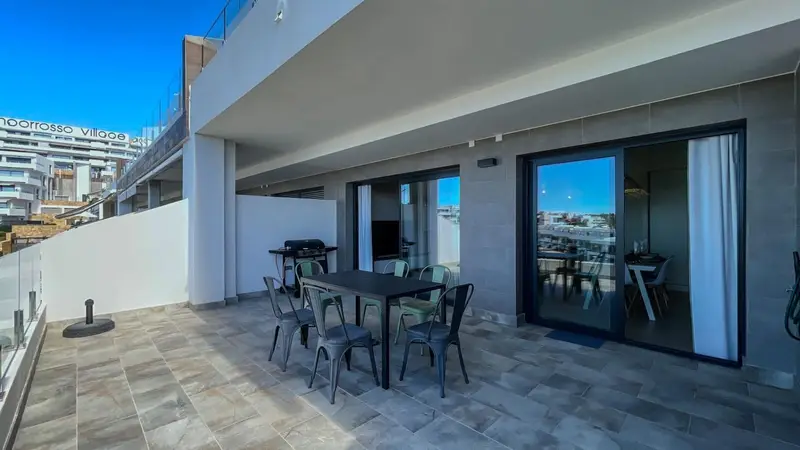 Dúplex en Finestrat con Vistas al Mar y Piscina