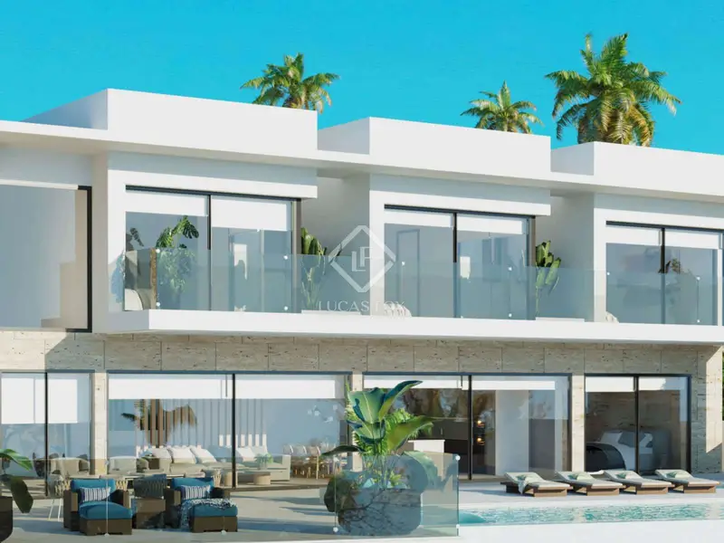 Villas de Lujo en La Herradura Vistas al Mar Piscinas Infinitas