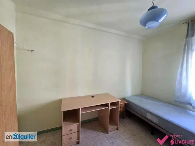 Piso en Alquiler Sevilla 72m2 3 Dormitorios Amueblado Terraza
