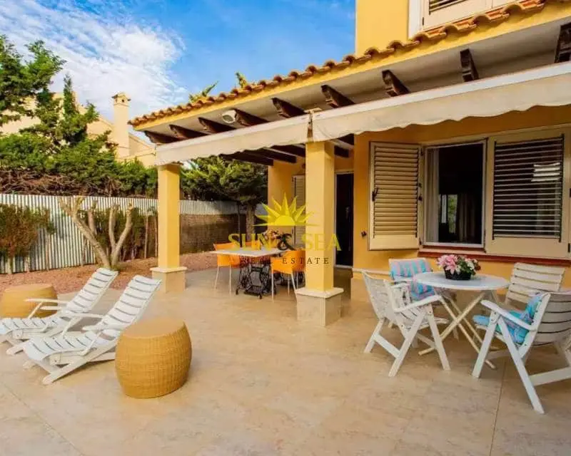 Chalet en Alquiler La Manga del Mar Menor 4 Dormitorios Piscina Privada