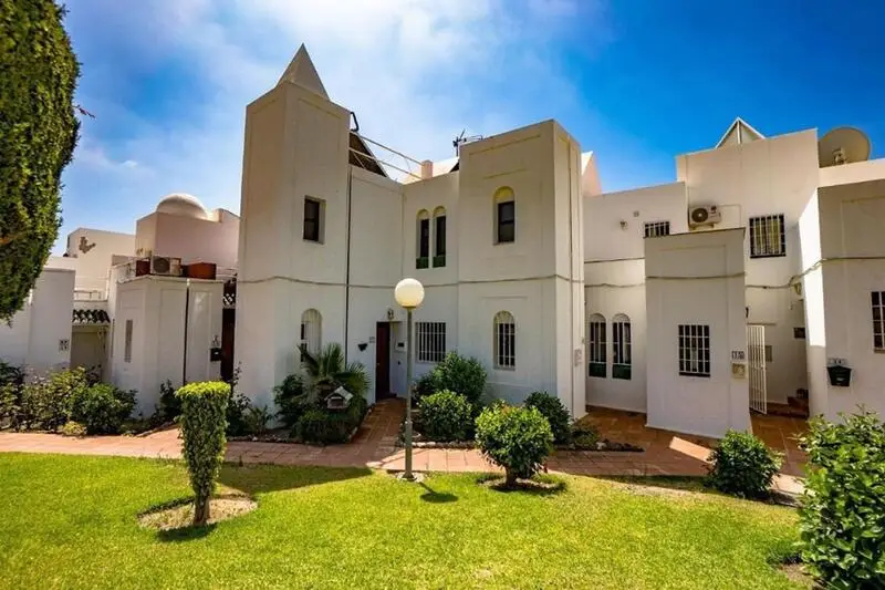 Casa Adosada en Venta Nerja 3 Dormitorios Jardin Terraza Vistas al Mar