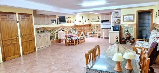 Casa en Villena 455m2 5 Dormitorios 3 Baños Sin Comision