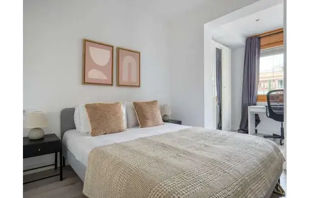 Rent 2 bedroom apartment of 85 m² in Barcelona