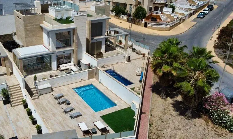Villa de Lujo en Orihuela Costa 4 Dormitorios Piscina y Vistas al Mar