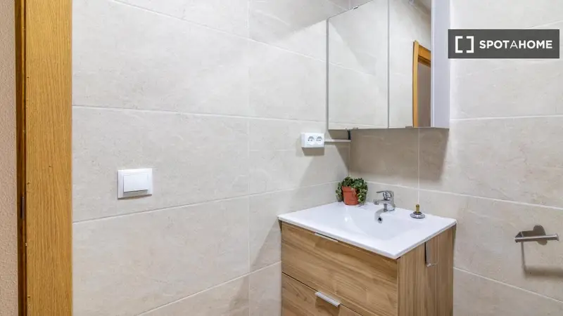 Habitacion piso compartido Valencia suministros incluidos