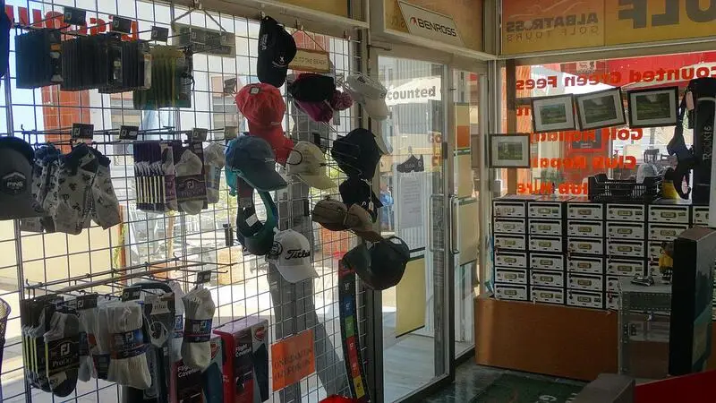 Local Comercial en Orihuela Costa Ideal para Negocio de Golf