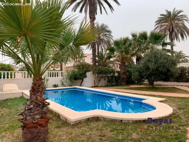 Casa con Piscina Privada Cerca de la Playa en Orihuela Costa