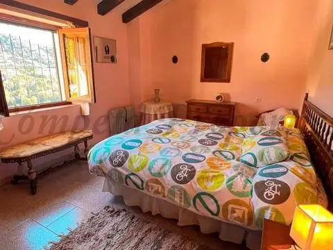 Casa Rural con Encanto: 3 Dormitorios, Piscina Privada y Vistas Panorámicas