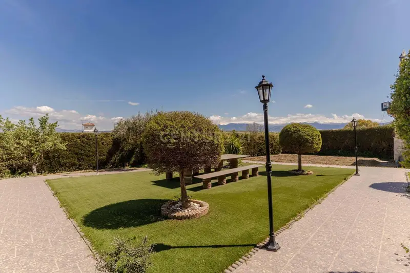 Villa de Lujo en Venta Las Gabias Granada 7 Dormitorios Piscina Jacuzzi