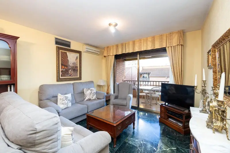 Piso en venta Granada 135m2 4 dormitorios 2 baños garaje trastero