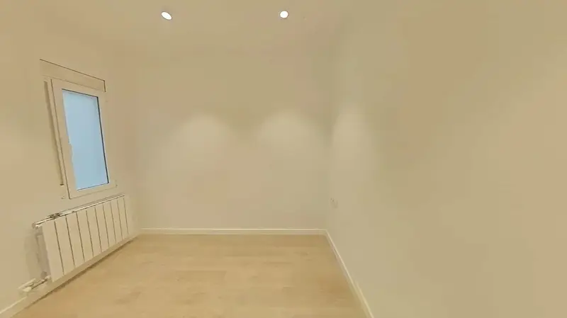 Piso en venta. Piso  3 hab, una suitte, 2 baños, gran salon comedor con cocina integrada, todo a estrenar, parquet, aire y calefaccion, ascensor