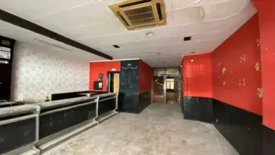 Casa Adosada con Restaurante: Ideal Familias e Inversores