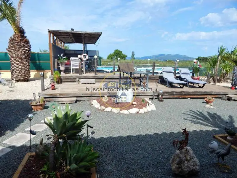 Chalet en venta Ontinyent con piscina y jardin