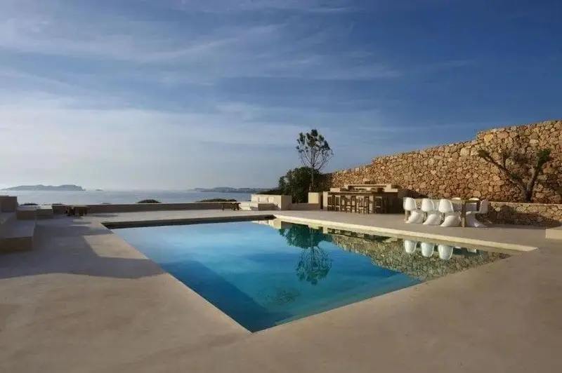 Villa de Lujo en Primera Línea de Mar en Ibiza