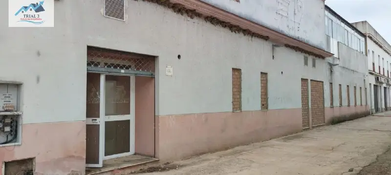 Venta Local Comercial Lora del Rio 696m2