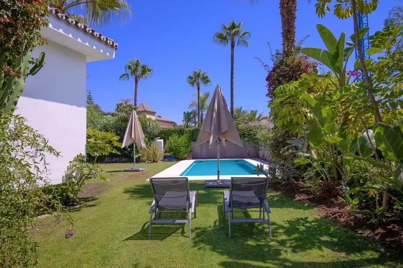 Villa de Lujo Reformada cerca de la Playa Marbesa