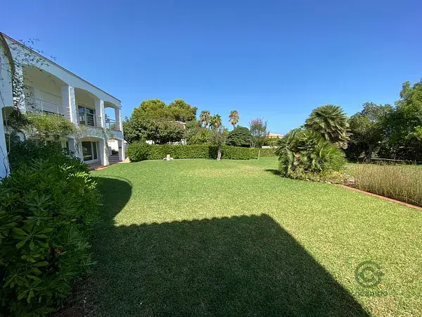 Dos Villas en Jávea con Parcela de 3600m2 Cerca de la Playa
