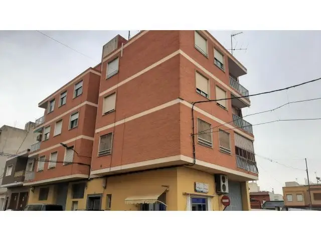 Apartamento en Albatera para reformar 90m2 3 dormitorios