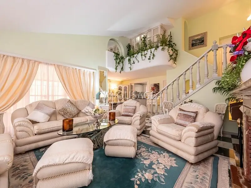 Villa en Marbella cerca del Centro Comercial La Cañada