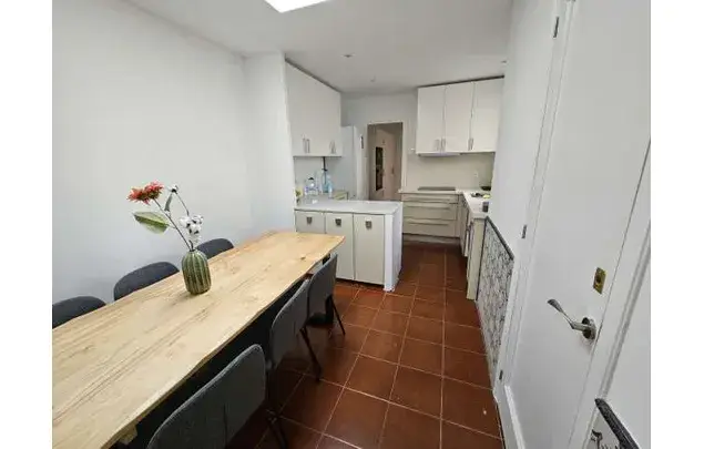 Alquiler Habitaciones 160m2 Barcelona SmartTV Azotea
