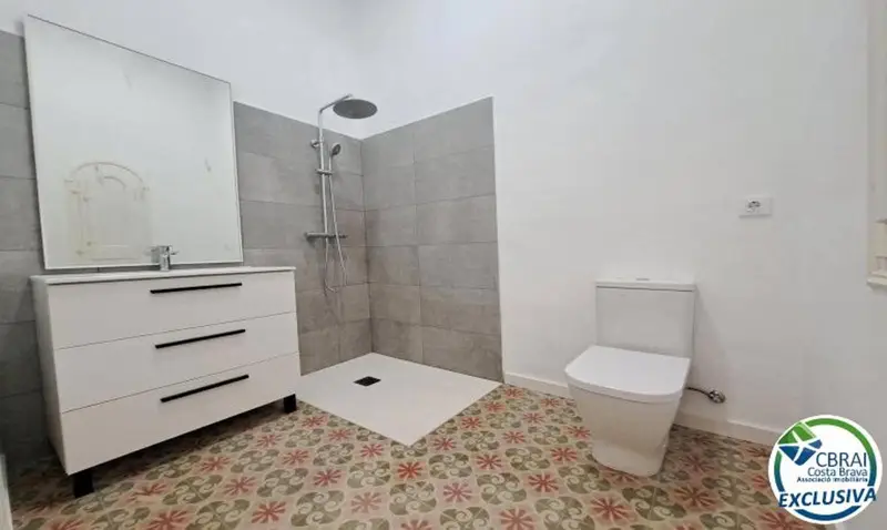 Casa en venta en Figueres 142m2 4 habitaciones 3 banos