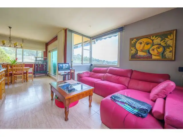Chalet en Venta Tordera con Piscina Privada y Vistas a la Montana