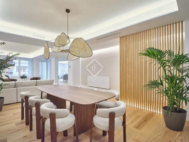 Apartamento en venta en Almagro Madrid 5 dormitorios